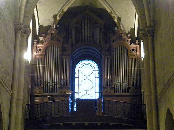Laval (Mayenne) - Basilique Notre-Dame d'Avesnières
